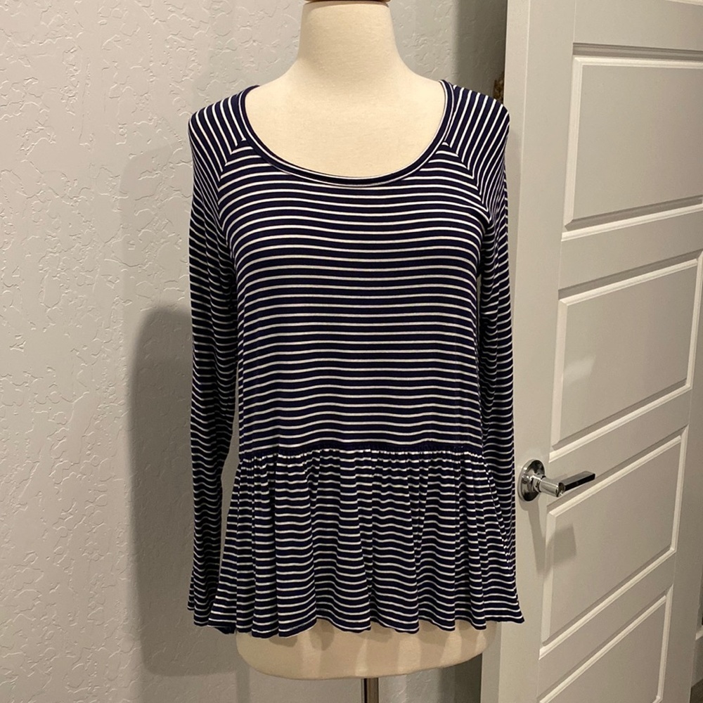 3/$25 🌟 BP. Peplum Tee